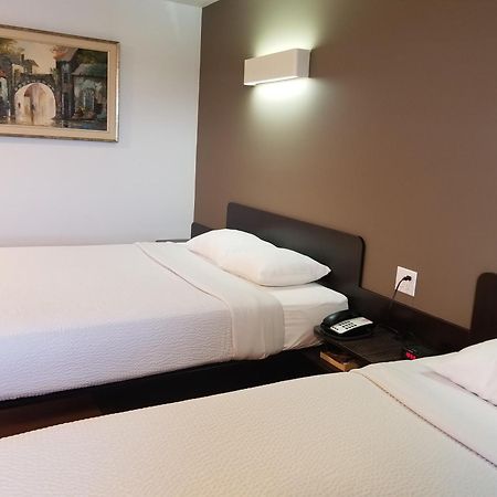 Motel 6-Innisfail, AB Esterno foto