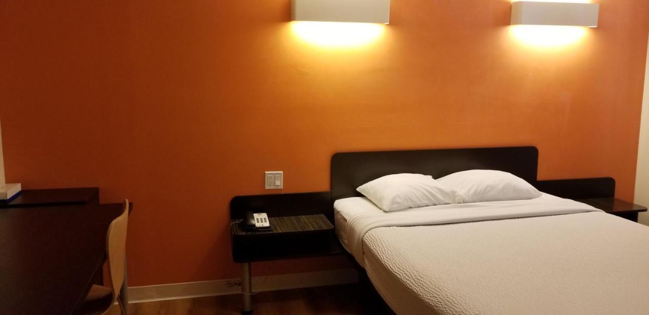 Motel 6-Innisfail, AB Esterno foto