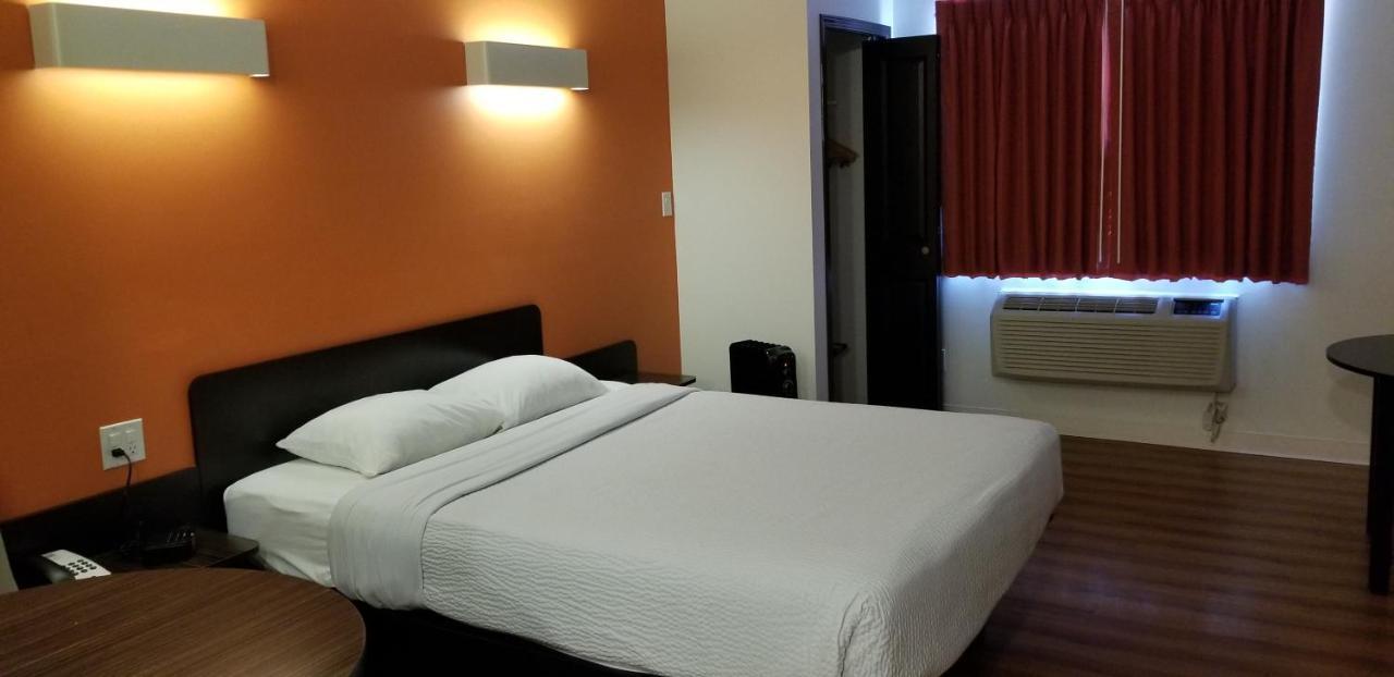 Motel 6-Innisfail, AB Esterno foto
