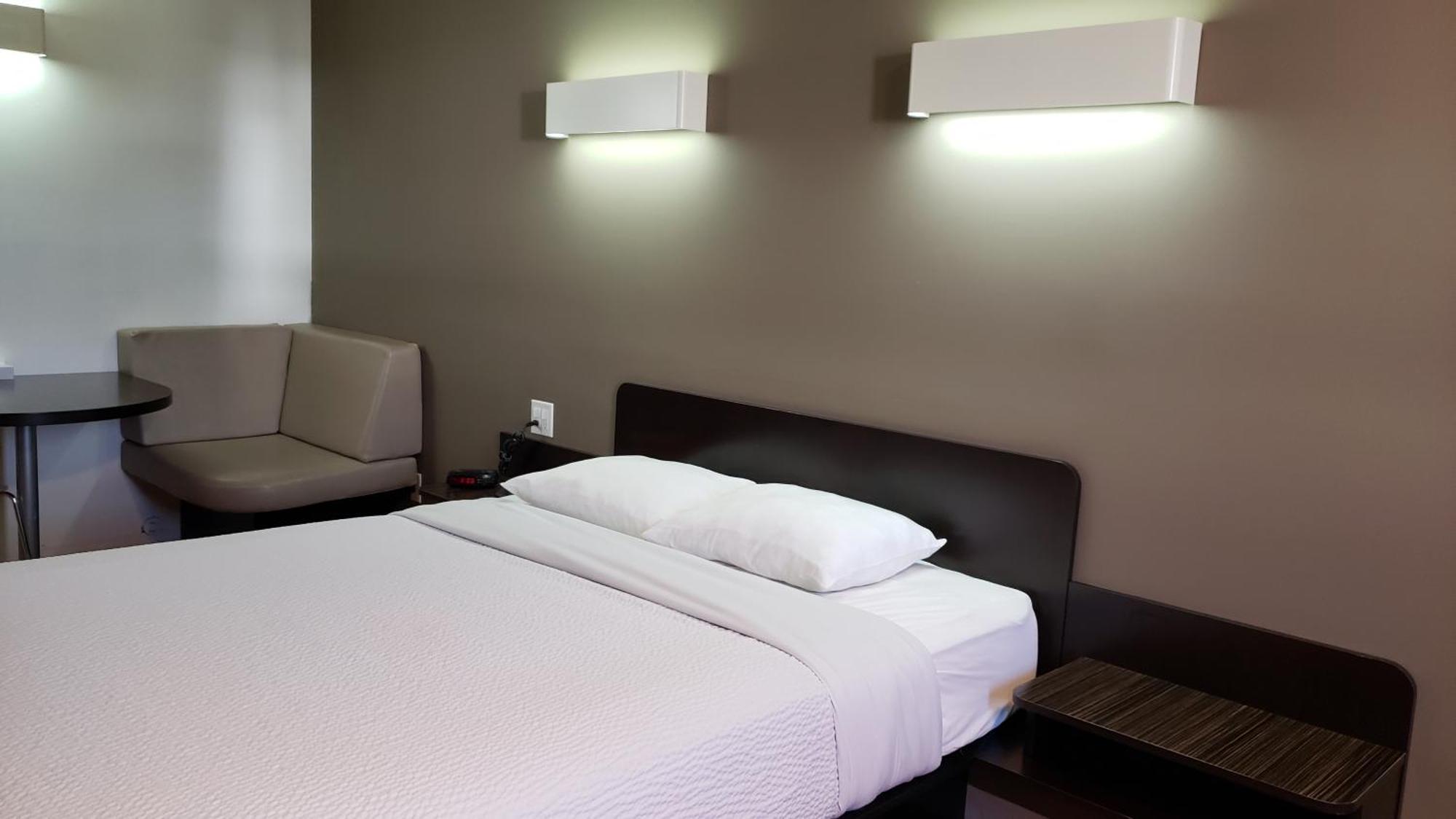 Motel 6-Innisfail, AB Esterno foto