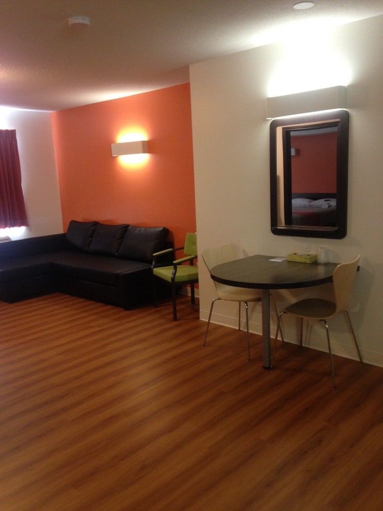 Motel 6-Innisfail, AB Esterno foto